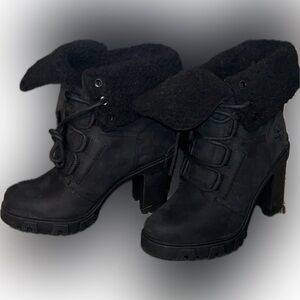 💎💎💎💎Timberland Lana Point  women's size 6
Warm lined boot in  Black Nubuck